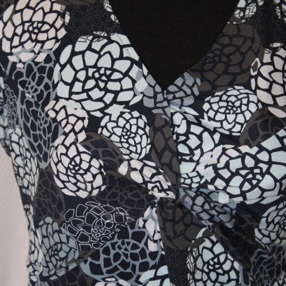 Soybu Dress Navy Blue Floral Dahlia Pullover Everywhere Active L LARGE NWOT's - Picture 5 of 11